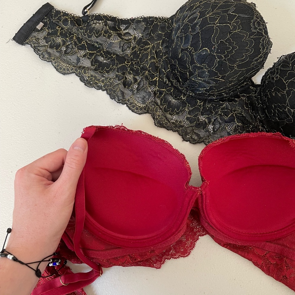 Two lace bras - Picture 3 of 4